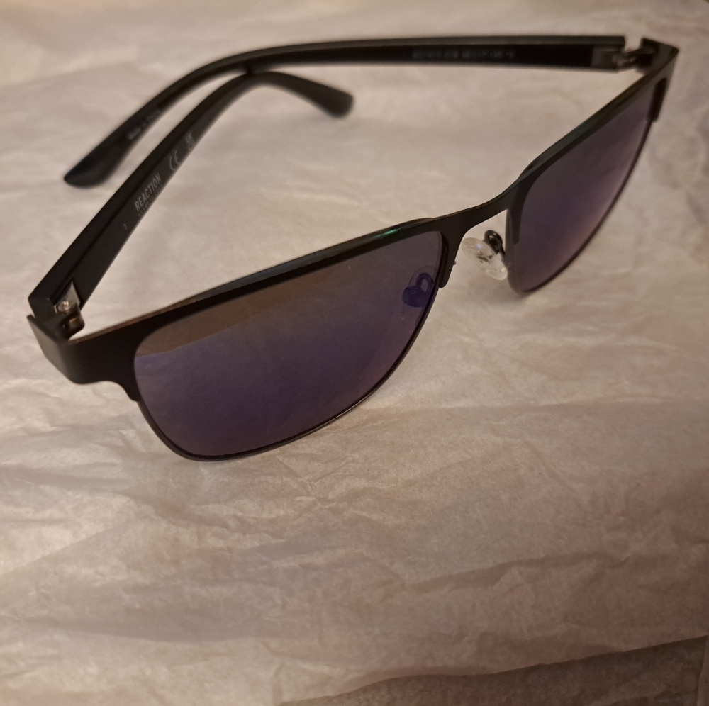 Reaction Kenneth Cole Stylish Black Sunglasses.